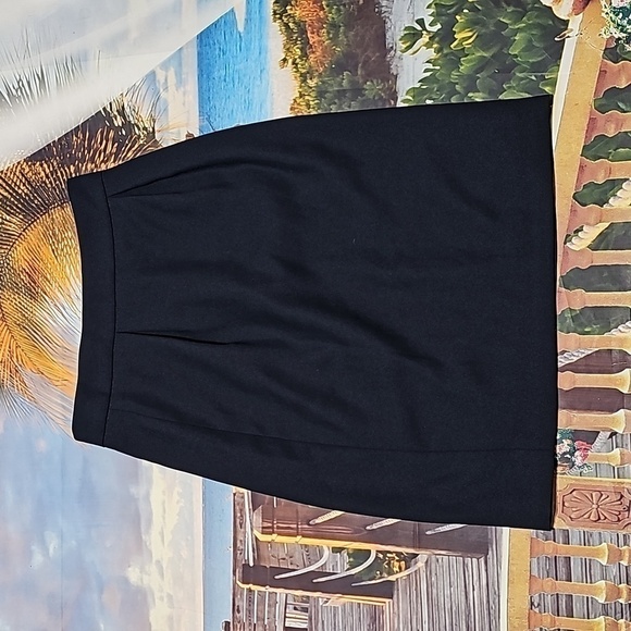 Neiman Marcus Navy‎ Elegant Pencil Skirt 8 - Picture 1 of 5